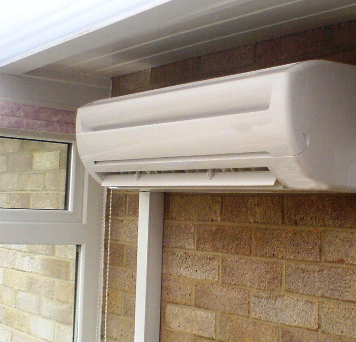 Algumas soluções de ar condicionado permitem a filtragem do ar para a eliminação de vírus, bactérias, agentes alergénicos, odores e fumos.