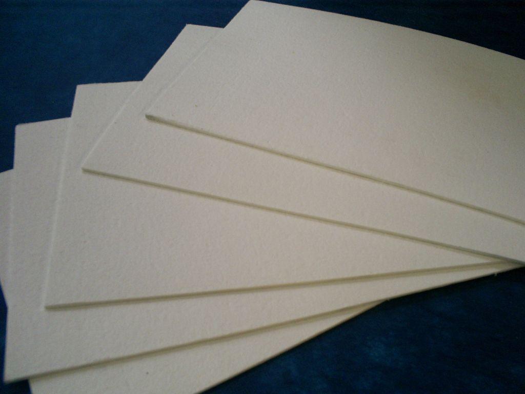 Existem diversos tipos de papelão hidráulico de amianto.