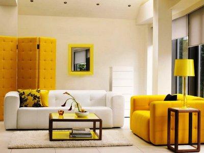 O amarelo destaca-se entre fundos escuros, desperta maior atenção, estimula o sistema nervoso central, transmite calor e um subtil aumento de volume.