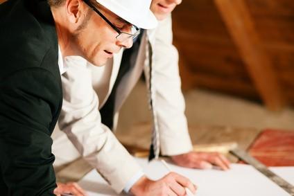 Para além de uma equipa com técnicos bastante experientes em Direcção e Fiscalização de Obra, a CASA VIVA tem também parcerias com técnicos especializados em Fiscalização.