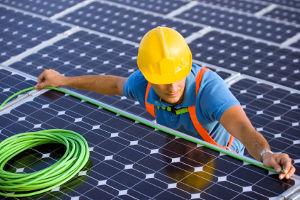 Montagem de painéis solares A equipa da CASA VIVA conta com técnicos para o ajudar na escolha da melhor solução para si. Dê uma vida mais sustentável à sua casa.