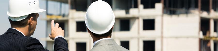 Fiscalização Representante do dono de obra, a fiscalização é a entidade responsável pela organização e coordenação dos trabalhos executados, bem como pela gestão de todas as atividades, recursos e documentos relacionados com a obra. A fiscalização deve garantir a comunicação eficaz entre os vários intervenientes em obra e a compatibilização do planeamento com os requisitos de contrato.