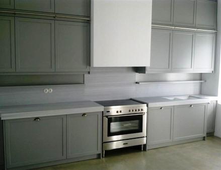 A organização do espaço da cozinha é algo complexo dada a variedade de soluções. Contacte a CASA VIVA para explorar as soluções existentes no mercado.