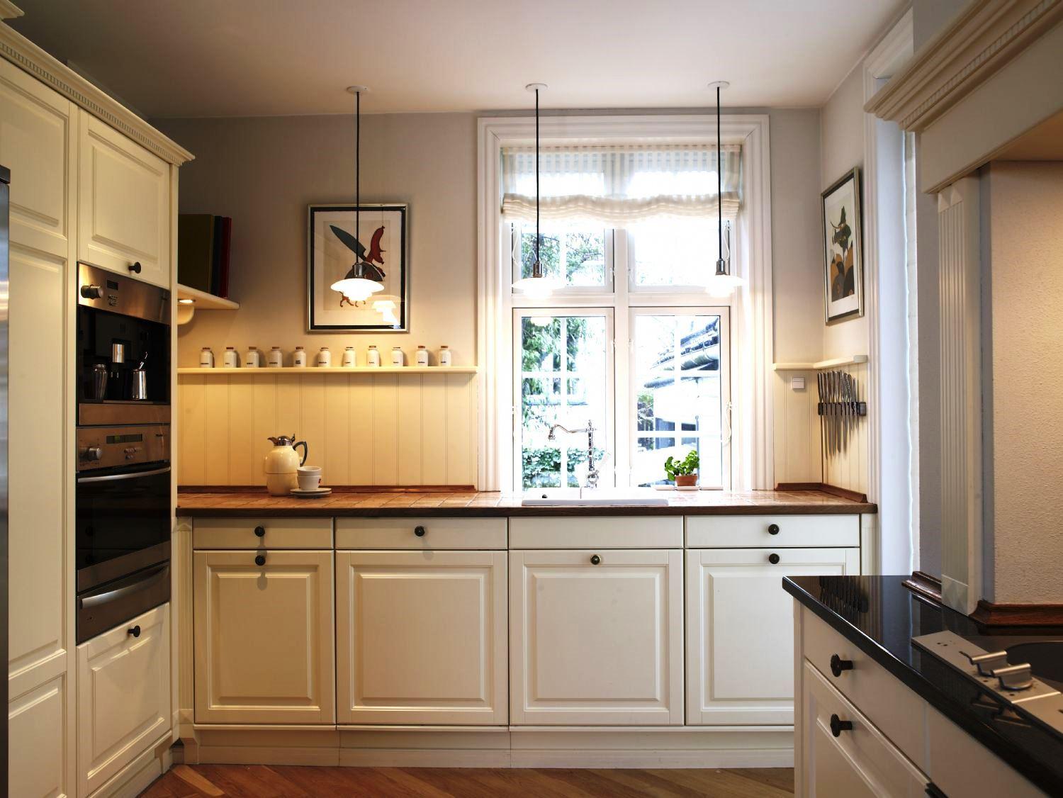 Existem vários estilos de cozinha: clássico, contemporâneo, moderno, rústico, italiano, americano, entre outros.