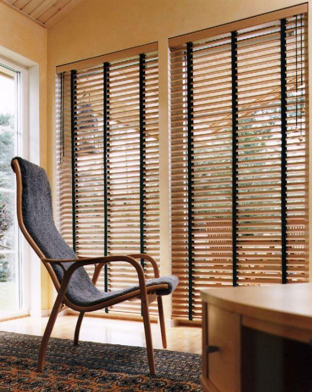 Pavimentos para escritórios Os melhores tipos de revestimento de pavimentos para escritórios são constituídos por vinílicos ou têxteis.