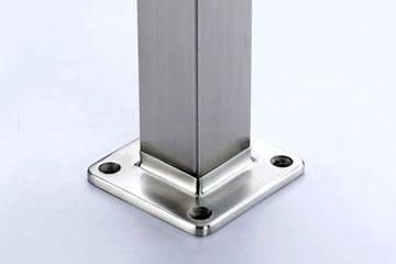 O aço, material extremamente resistente, é um material estrutural bastante comum em trabalhos de serralharia. 