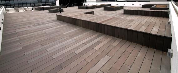 Varandas e terraços Em dias mais quentes a vontade de aproveitar melhor a área aberta da sua casa é maior. Faça da sua varanda ou terraço a continuação da sua casa com o nível de conforto desejado.