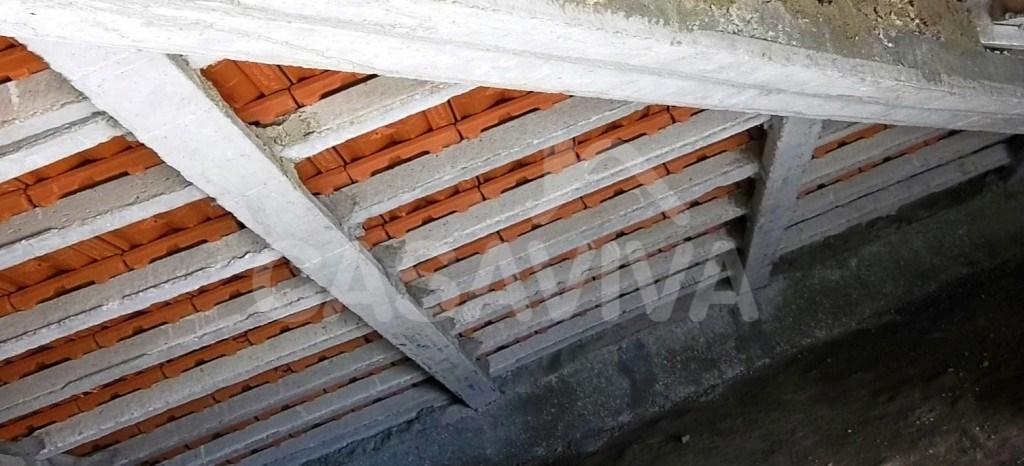 Como estrutura de suporte utilizaram-se vigotas de beto armado pr-esforado.