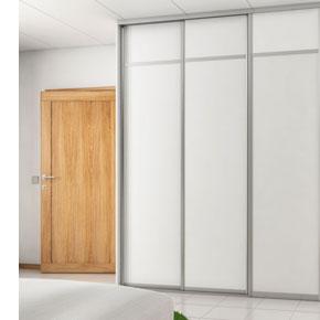 A equipa da CASA VIVA pode ajudá-lo na escolha dos sistemas e materiais de portas mais adequados para o seu espaço e ao melhor preço