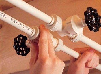 Reparações de canalizações Muitos edifícios têm instalações datadas, ultrapassadas e eventualmente perigosas.