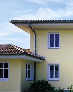 Pintura de habitações Na construção civil a pintura representa uma operação de grande importância. Dê à sua casa uma vida nova de "cara lavada".