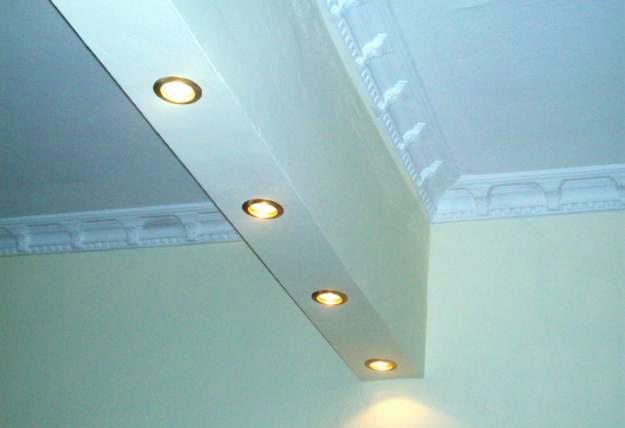 A elevada densidade e a baixa espessura das placas de pladur, associadas a isolamentos devidamente dimensionados, permite obter soluções de condicionamento e isolamento acústico altamente eficientes.