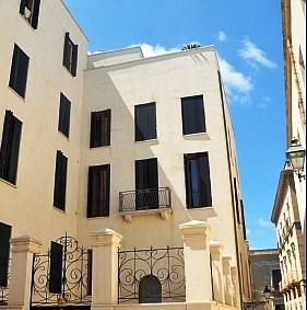 Reabilitação de edifícios Uma fachada deve ter um revestimento que proporcione a protecção e o nível de conforto desejado.