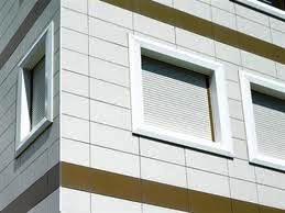 Reabilitação de fachadas Na reabilitação de fachadas, antes de se aplicar uma solução de revestimento é imperativo diagnosticar todas as possíveis anomalias que o suporte poderá apresentar e tomar as devidas acções de reabilitação.