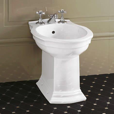 A casa de banho é uma divisória complexa da sua casa pois envolve sistemas de canalização que se não forem bem executados poderão levar a anomalias graves na sua casa.