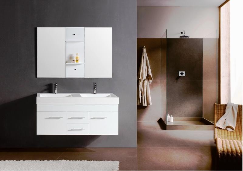 Existem vários tipos de instalações para a sua casa de banho: loiças sanitárias normais ou suspensas; bases de duche; banheiras; banheiras acrílicas; banheiras de hidromassagem; resguardos e divisórias de duche e banheiras em vidro temperado.