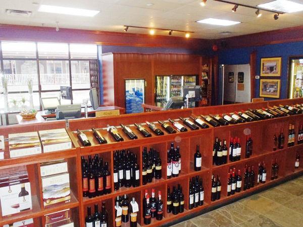 O espaço de trabalho pode ter uma temática mais alegre e colorida ou pode haver uma utilização de equipamentos mais monocromática que transmite um ar mais sóbrio e sofisticado.