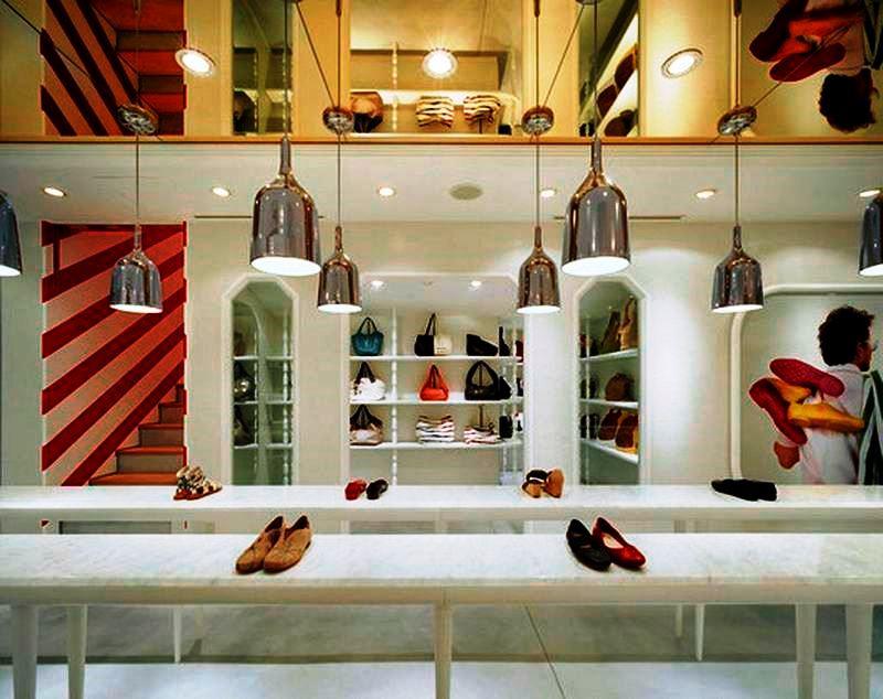 Os tipos de revestimento num espaço comercial vão definir o ambiente do mesmo. A CASA VIVA pode ajudá-lo a encontrar as melhores soluções.