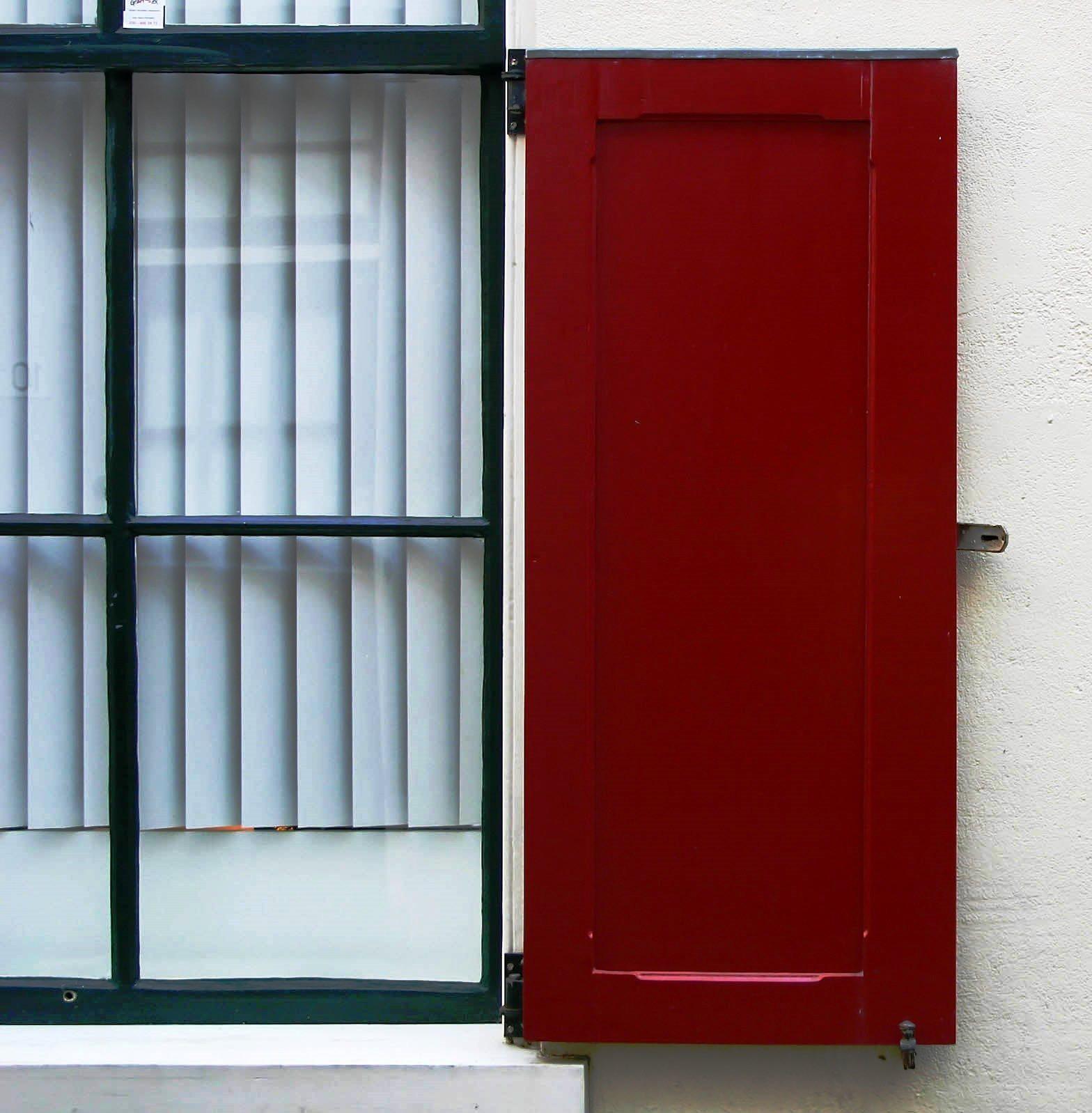 Remodelação de Fachada e Janelas A remodelação de fachada é janelas permite melhorar não só o aspecto estético da sua fachada como também melhora a eficiência energética do imóvel.