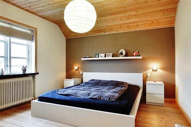 Remodelação de Quarto O pavimento no seu lar pode variar em termos de material, cor e estética ao longo da sua casa. Os pavimentos cerâmicos ou pétreos são recomendados para zonas mais húmidas como cozinhas ou casas de banho. E os pavimentos de madeira para zonas mais correntes como salas ou quartos.