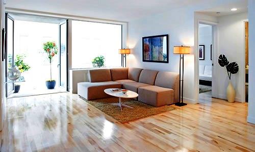 As intervenções na sala de estar, que é o elemento central da sua casa, vai desde o pavimento, passando pelas paredes e tectos, até à disposição do espaço que confere a personalidade que pretende.