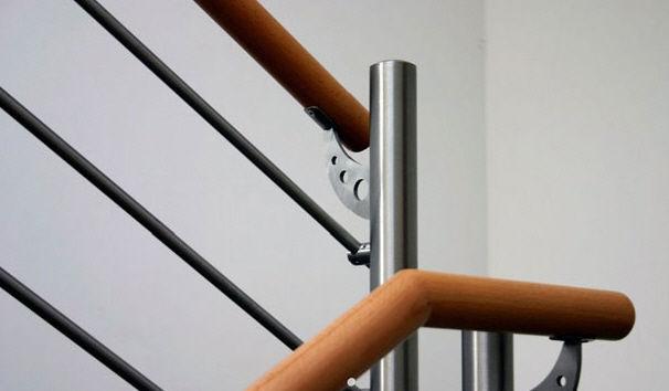 Corrimão interior Gradeamentos, vedações, tapa-vistas e guarda-corpos são alguns dos elementos que podem ser executados em serralharia.