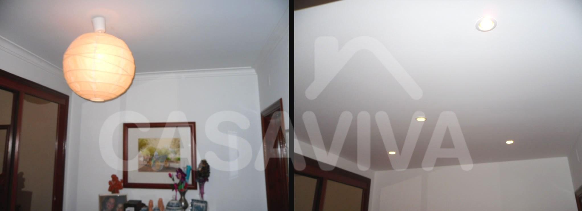 Colocação de tecto falso no hall do apartamento.Pintura completa de paredes.Focos de luz embutidos.